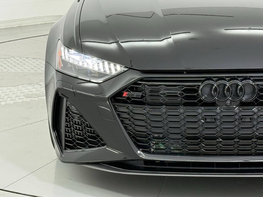 new 2025 Audi RS 6 Avant car, priced at $142,995