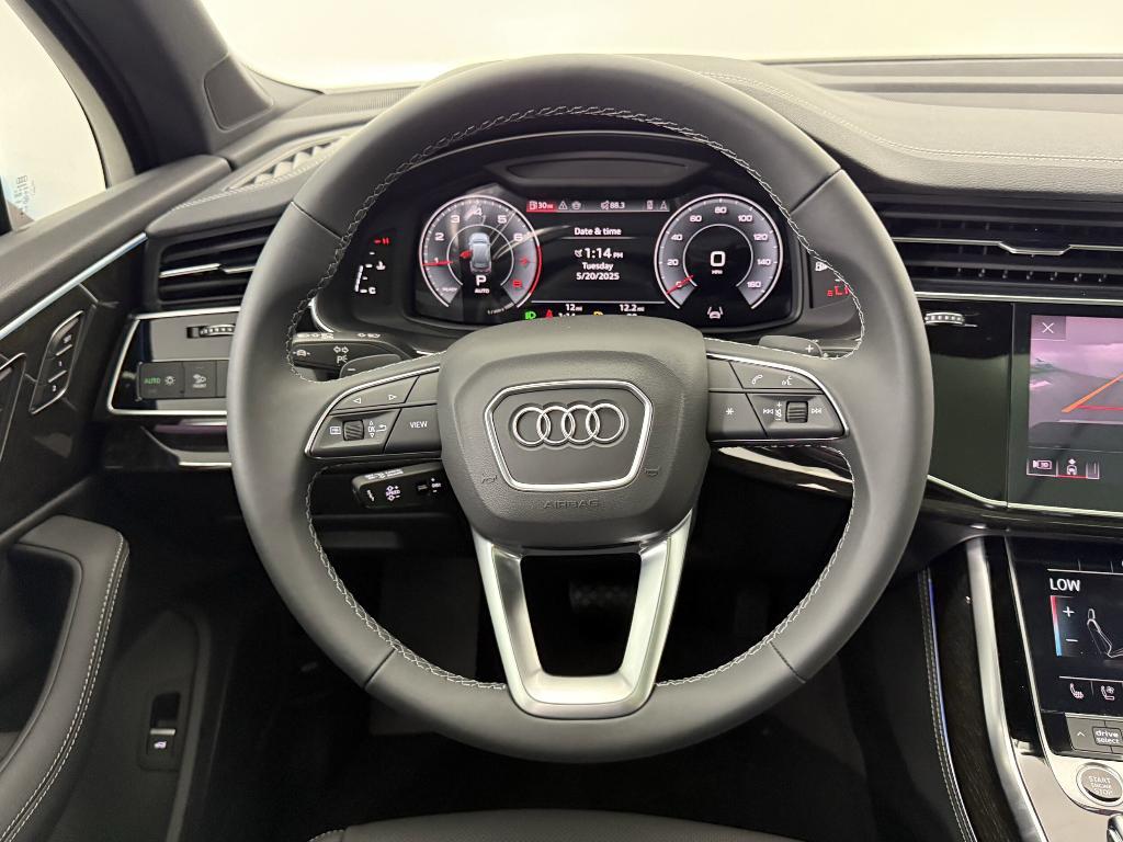 new 2025 Audi Q7 car, priced at $71,531