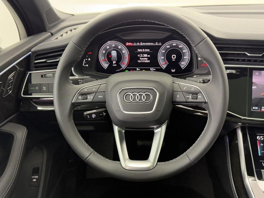 new 2025 Audi Q7 car, priced at $68,291