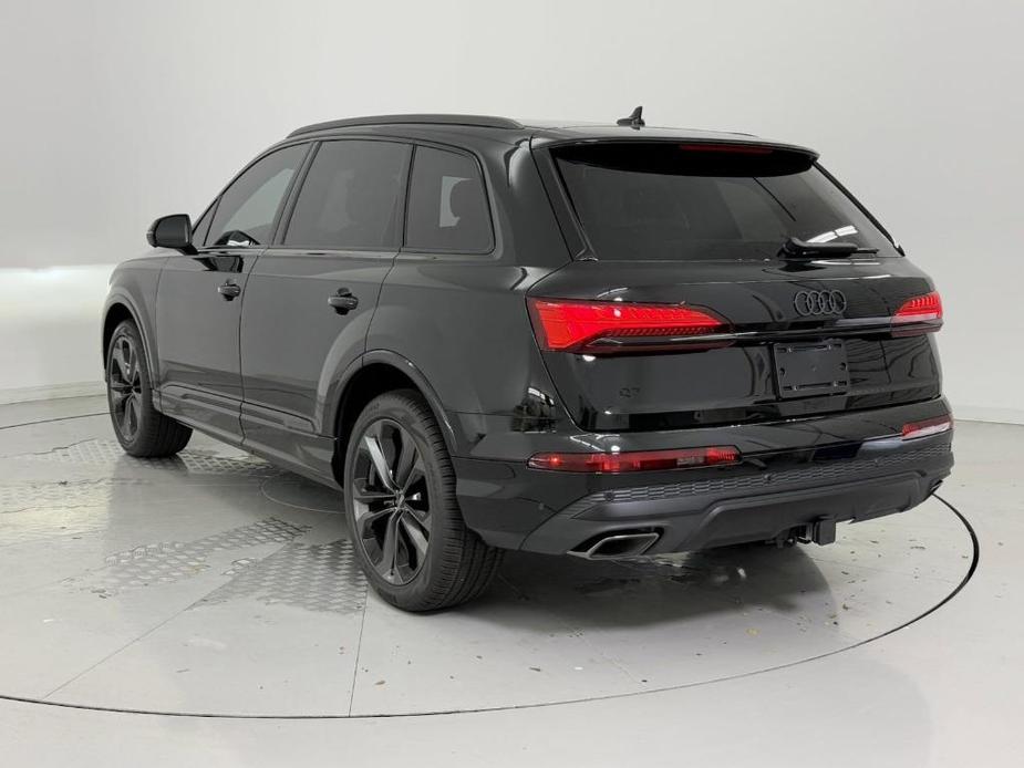 new 2025 Audi Q7 car, priced at $68,291