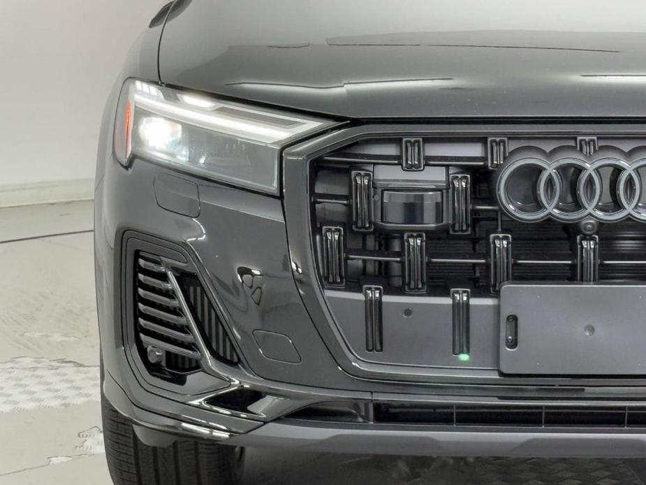 new 2025 Audi Q7 car, priced at $68,291