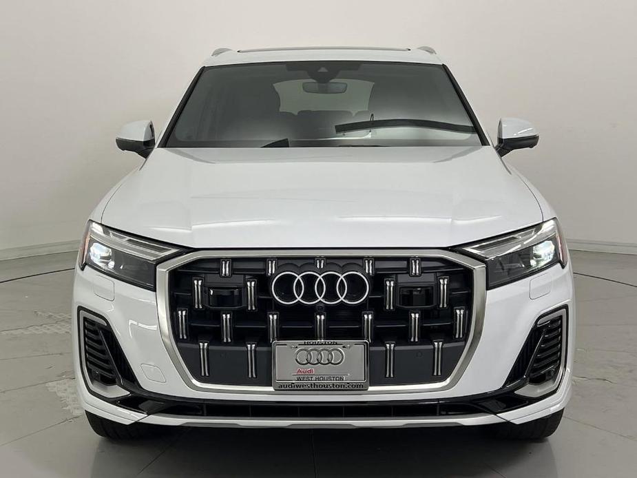 new 2025 Audi Q7 car, priced at $71,801