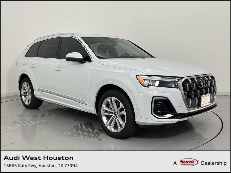 new 2025 Audi Q7 car, priced at $71,801