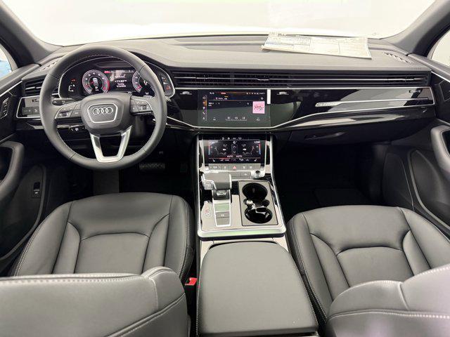 new 2025 Audi Q7 car, priced at $64,301