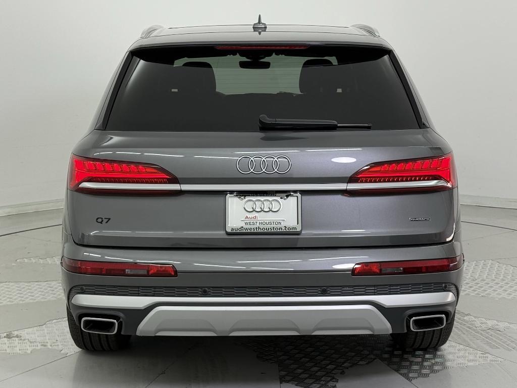 new 2025 Audi Q7 car, priced at $64,301