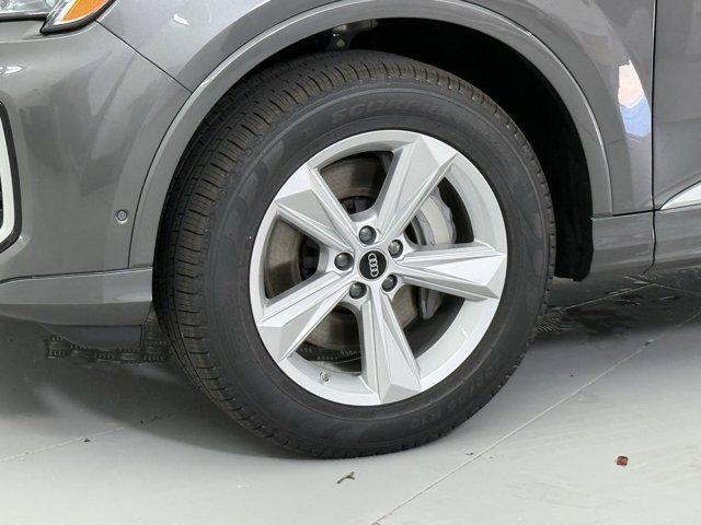 new 2025 Audi Q7 car, priced at $64,301
