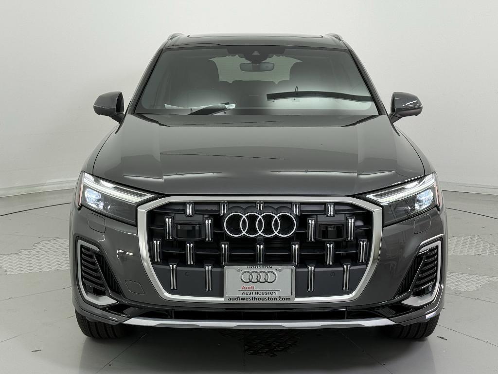 new 2025 Audi Q7 car, priced at $64,301