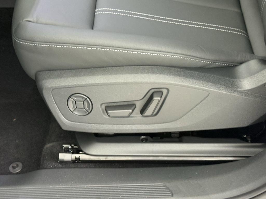 new 2025 Audi Q4 e-tron car, priced at $53,131