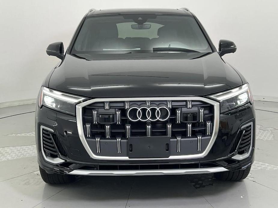 new 2025 Audi Q7 car, priced at $71,151