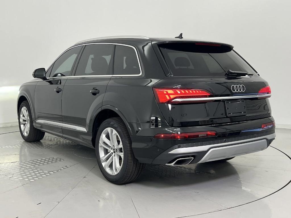 new 2025 Audi Q7 car, priced at $71,151