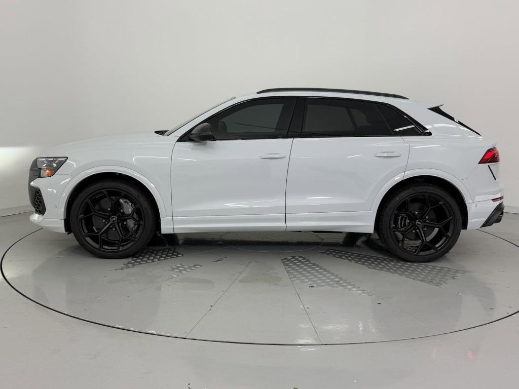 new 2025 Audi RS Q8 car, priced at $150,590