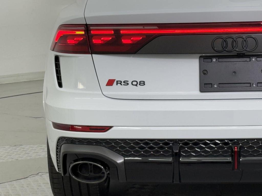 new 2025 Audi RS Q8 car, priced at $150,590