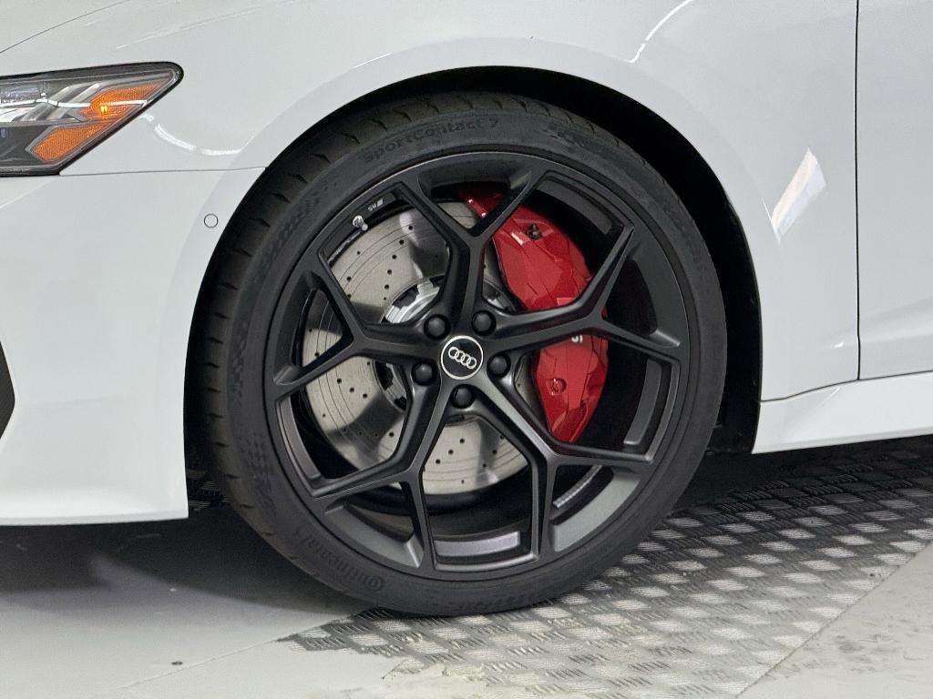 new 2025 Audi RS 6 Avant car, priced at $143,740