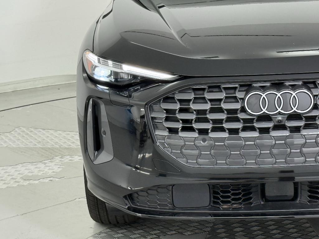 new 2025 Audi Q5 car, priced at $59,461