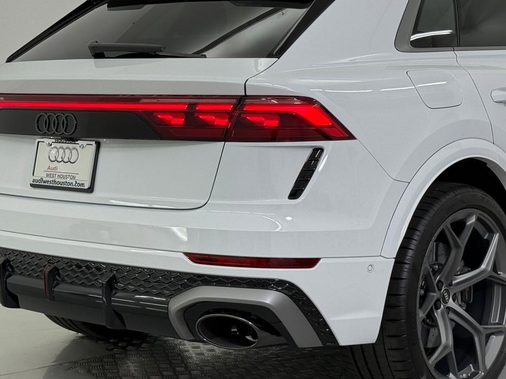 new 2025 Audi RS Q8 car, priced at $134,401