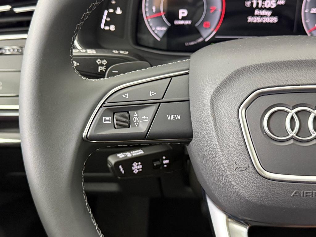 new 2025 Audi Q7 car, priced at $71,601