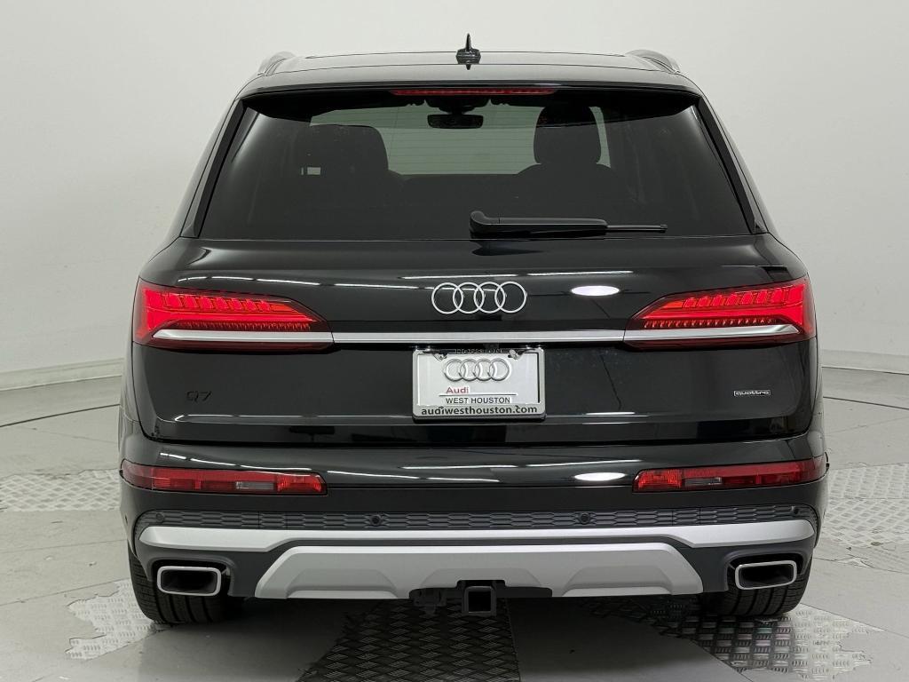 new 2025 Audi Q7 car, priced at $70,831