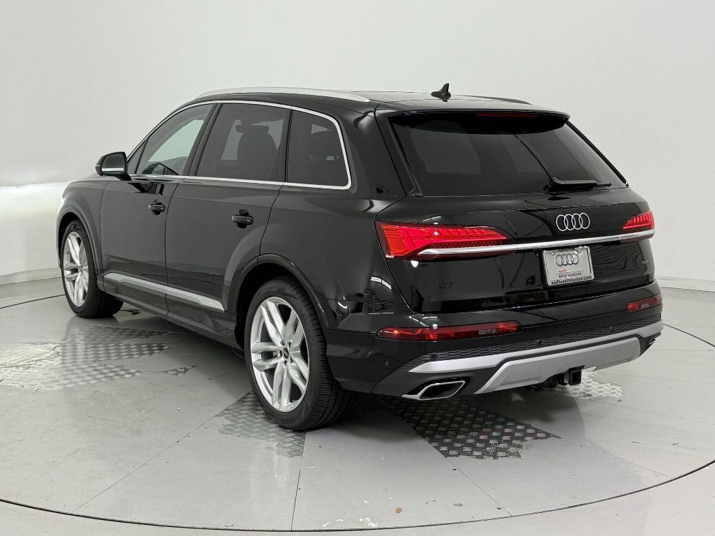 new 2025 Audi Q7 car, priced at $71,601