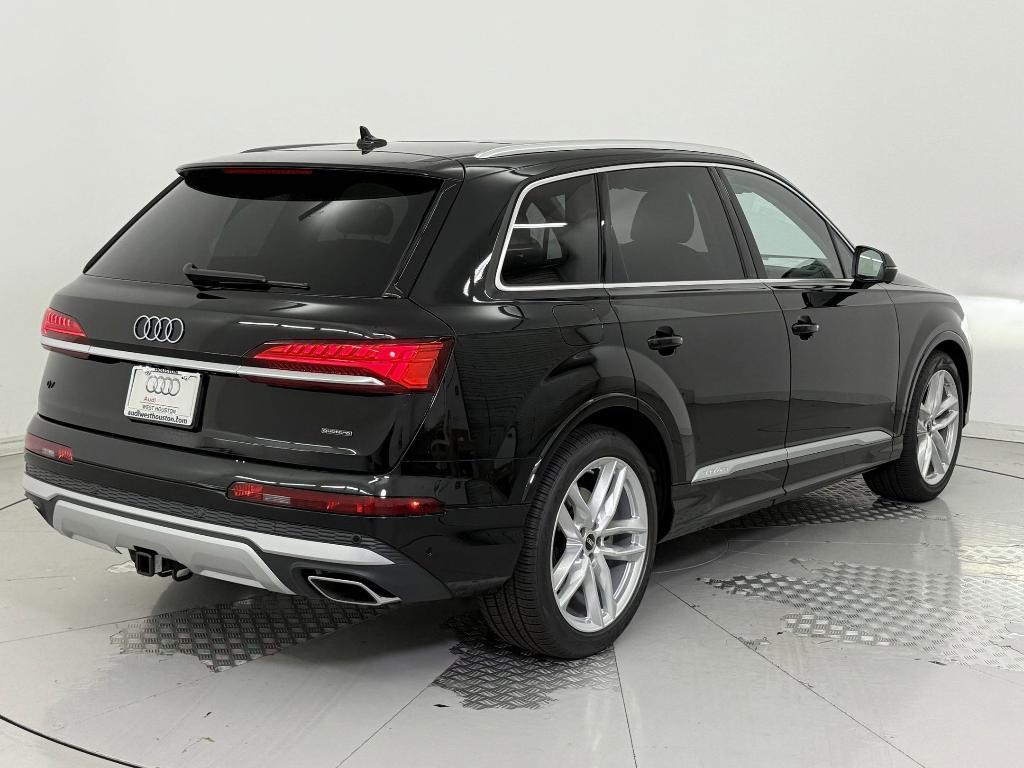 new 2025 Audi Q7 car, priced at $71,601