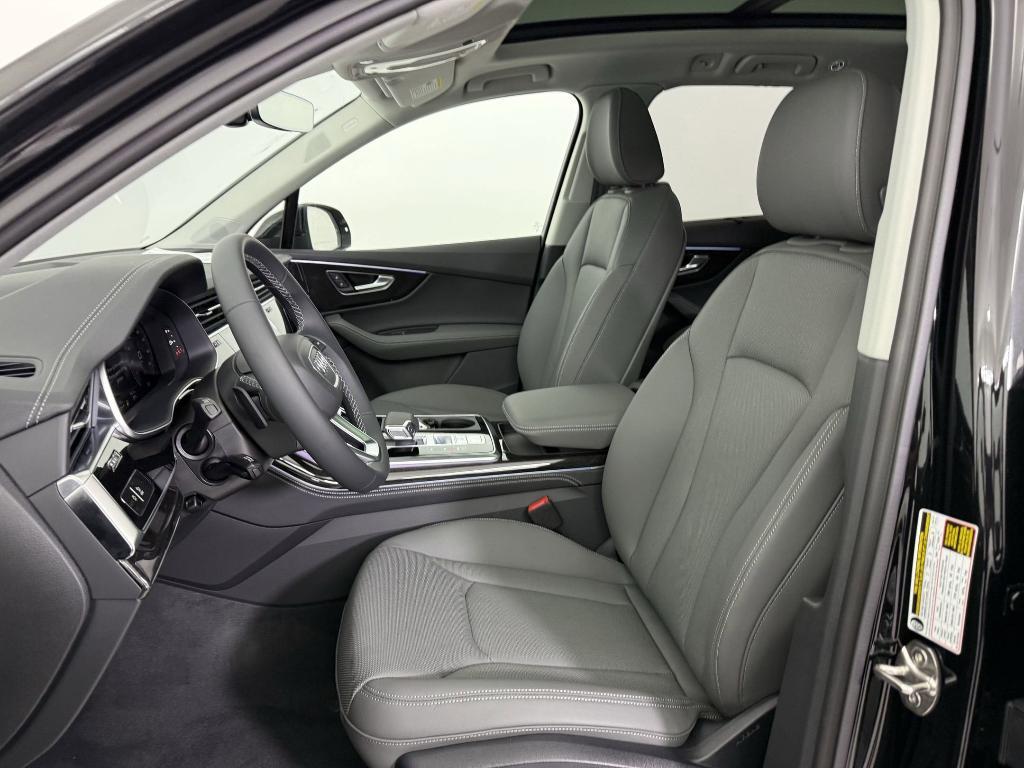 new 2025 Audi Q7 car, priced at $70,831