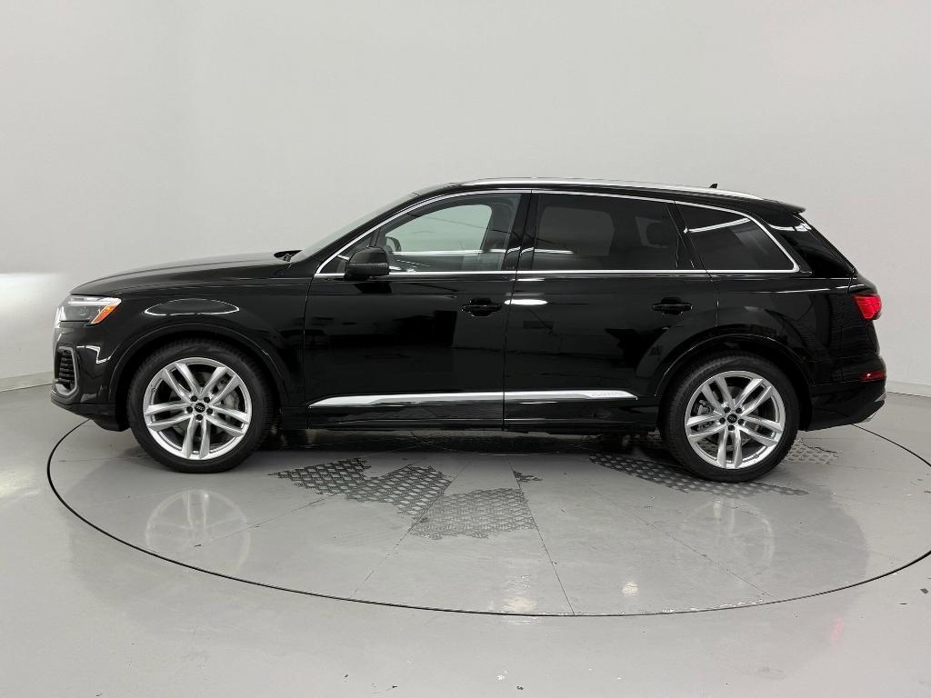 new 2025 Audi Q7 car, priced at $71,601