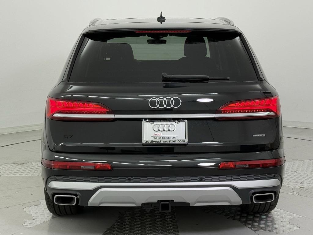 new 2025 Audi Q7 car, priced at $71,601