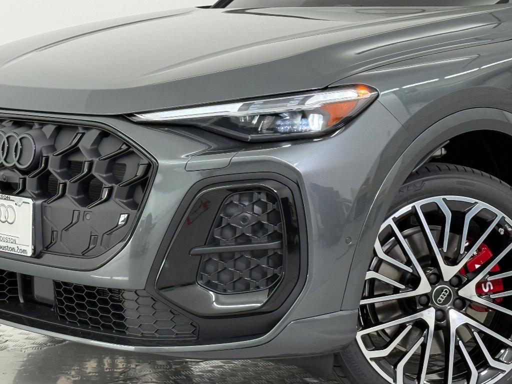 new 2025 Audi SQ5 car, priced at $76,365