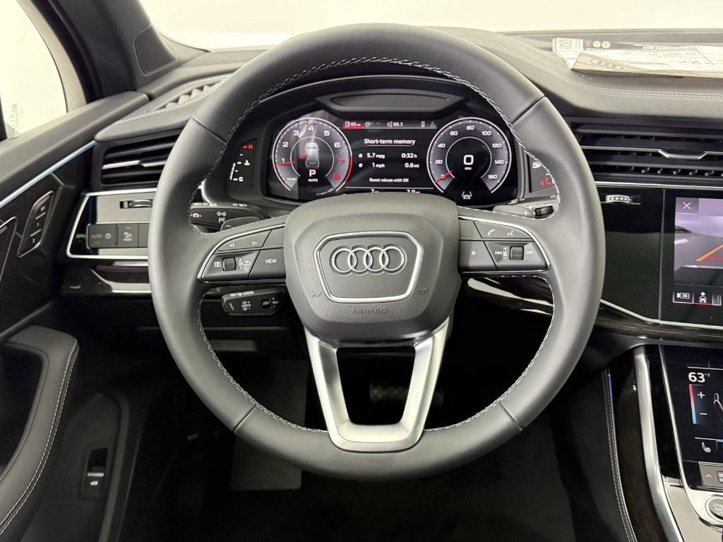 new 2025 Audi Q7 car