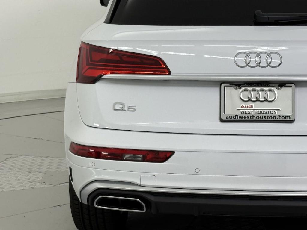 new 2025 Audi Q5 car, priced at $60,941