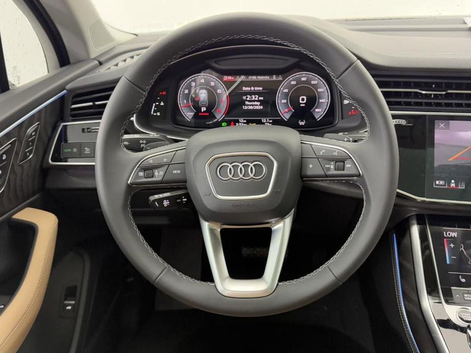 new 2025 Audi Q7 car, priced at $68,971