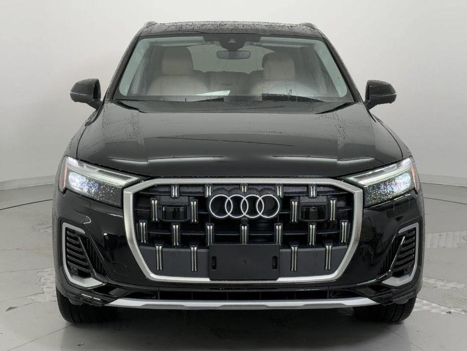 new 2025 Audi Q7 car, priced at $68,971