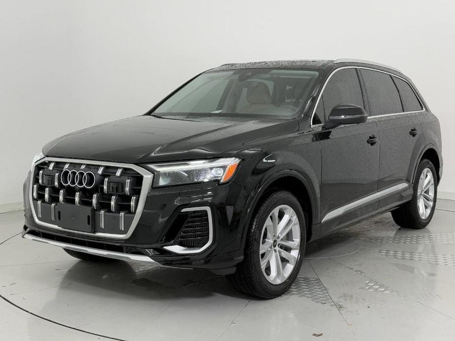 new 2025 Audi Q7 car, priced at $68,971