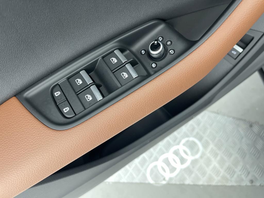new 2025 Audi Q7 car, priced at $63,821
