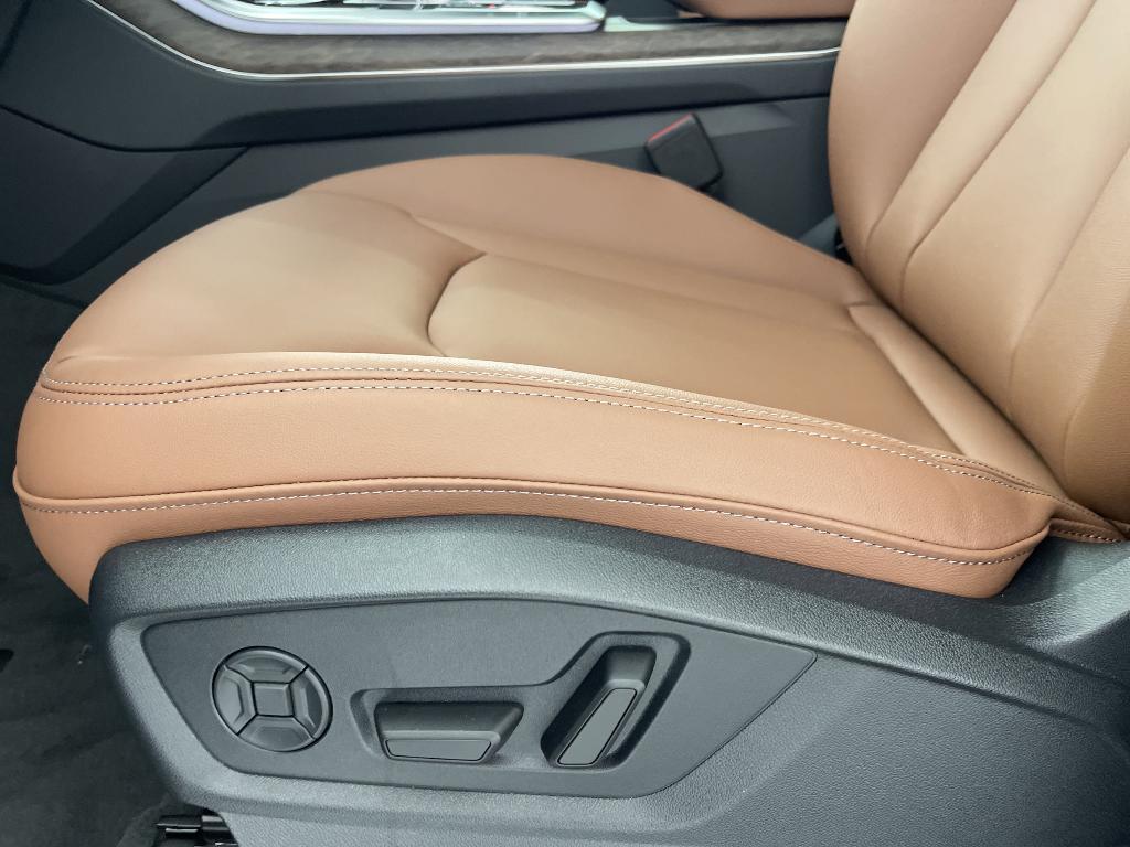 new 2025 Audi Q7 car, priced at $63,821