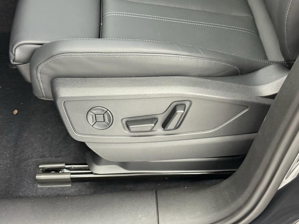 new 2025 Audi Q5 car, priced at $61,032