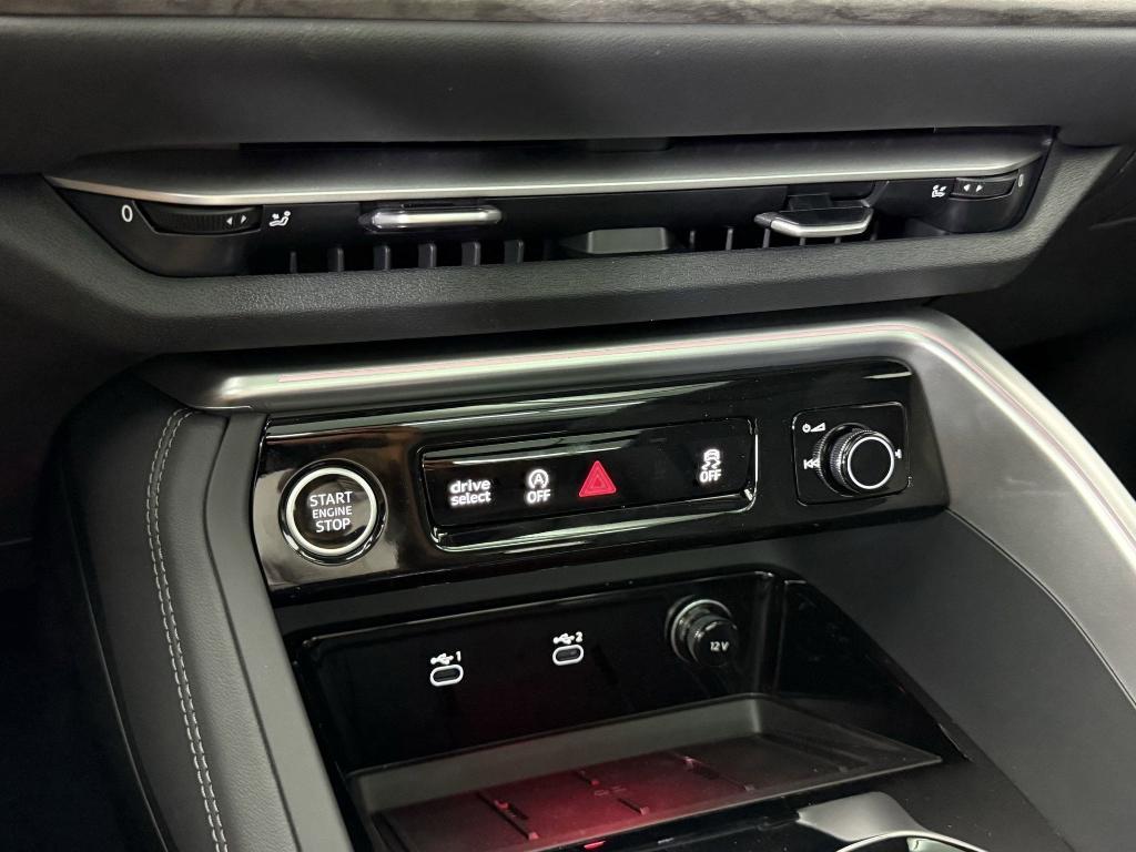 new 2025 Audi Q5 car, priced at $61,032