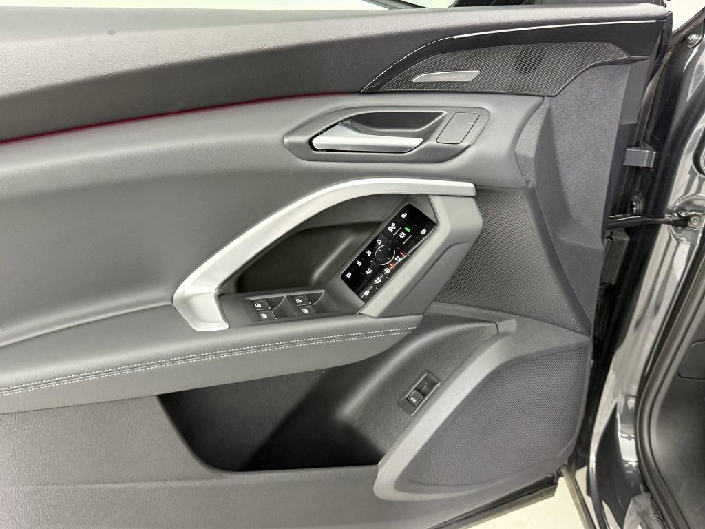 new 2025 Audi Q5 car, priced at $61,032