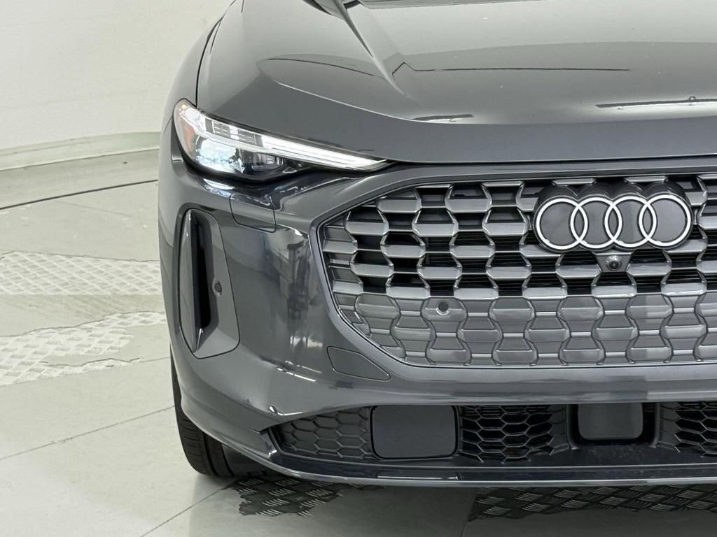 new 2025 Audi Q5 car, priced at $61,032