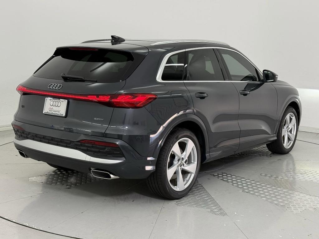 new 2025 Audi Q5 car, priced at $61,032