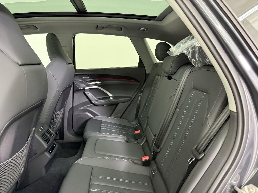 new 2025 Audi Q5 car, priced at $61,032