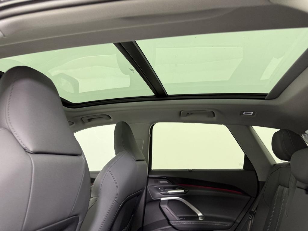 new 2025 Audi Q5 car, priced at $61,032