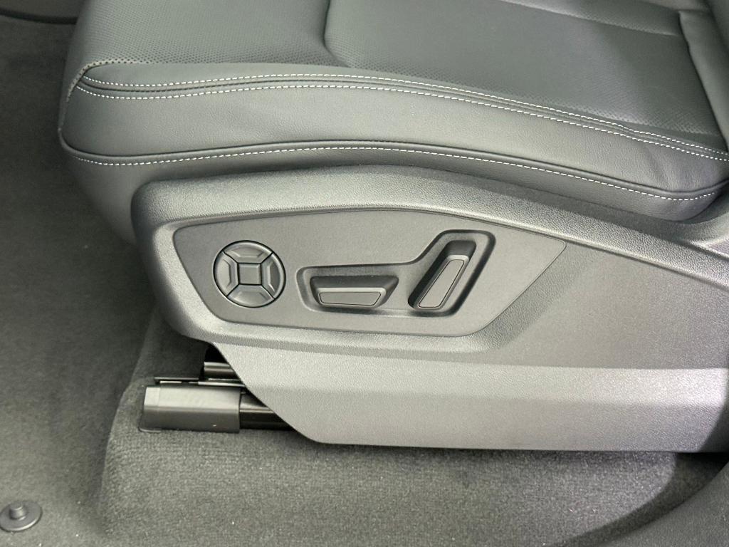 new 2026 Audi Q7 car, priced at $73,451