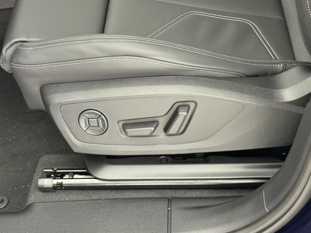 new 2025 Audi Q3 car, priced at $43,802