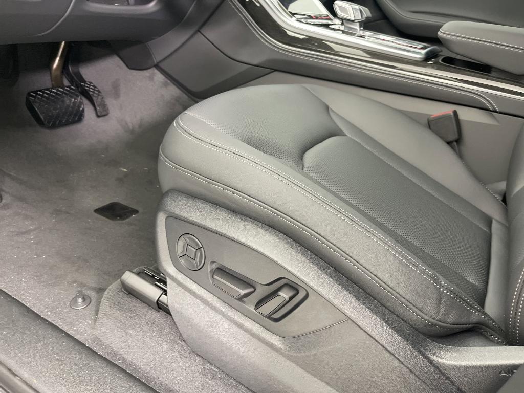 new 2025 Audi Q7 car, priced at $71,251