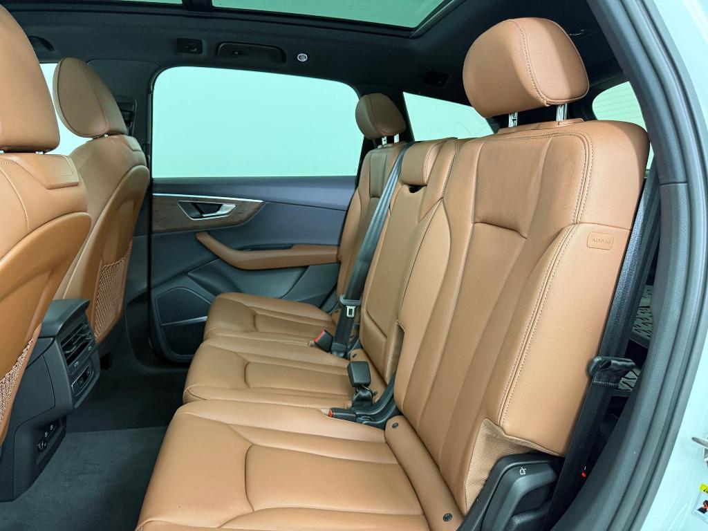 new 2026 Audi Q7 car, priced at $64,881