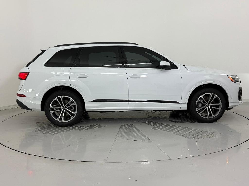 new 2026 Audi Q7 car, priced at $64,881