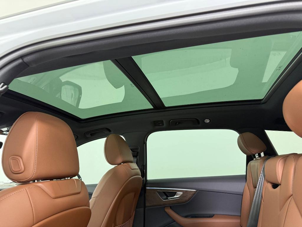 new 2026 Audi Q7 car, priced at $64,881
