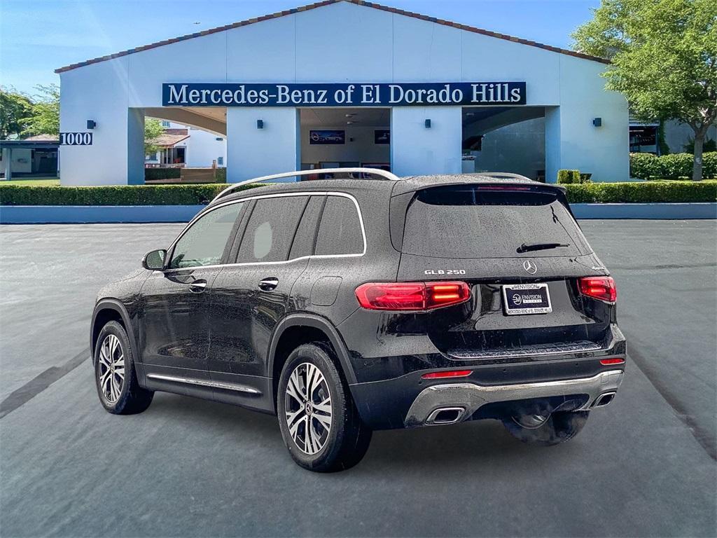 new 2025 Mercedes-Benz GLB 250 car