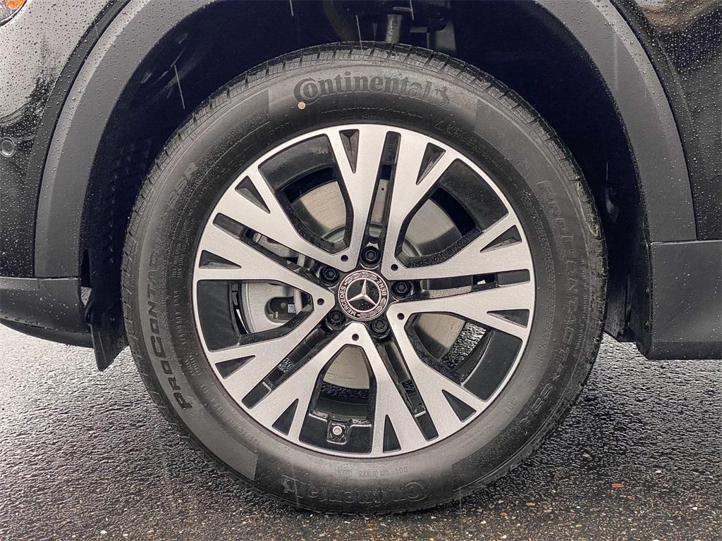 new 2025 Mercedes-Benz GLB 250 car