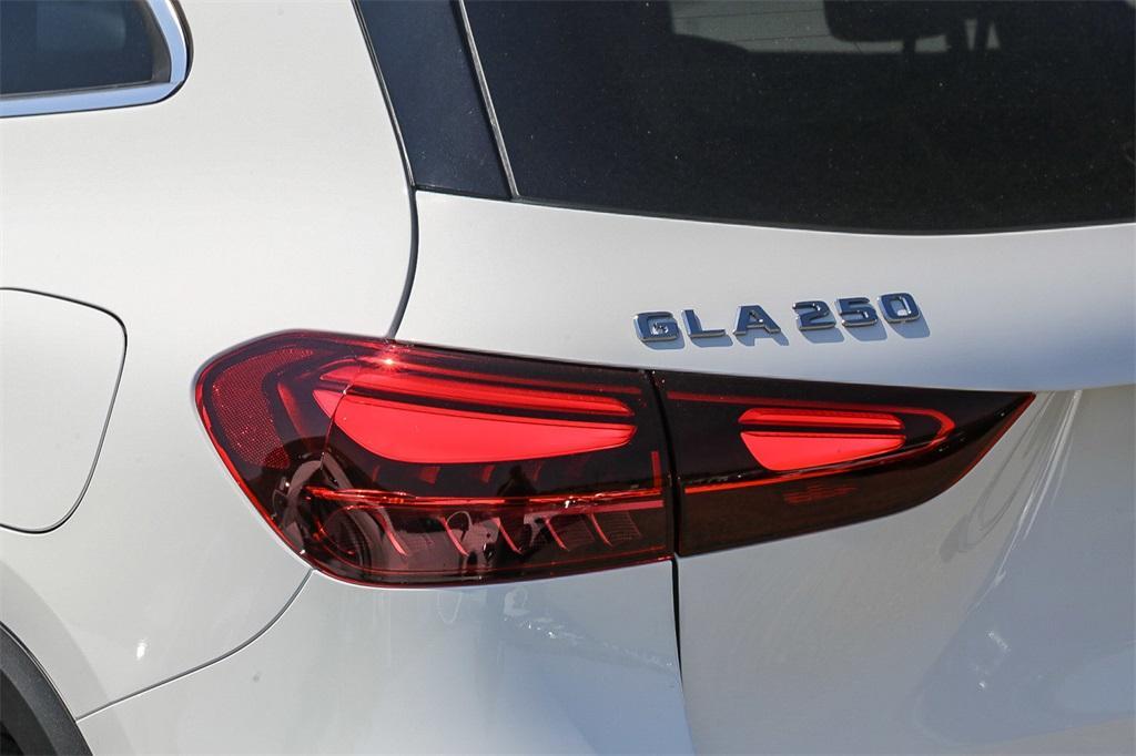 new 2025 Mercedes-Benz GLA 250 car, priced at $47,650